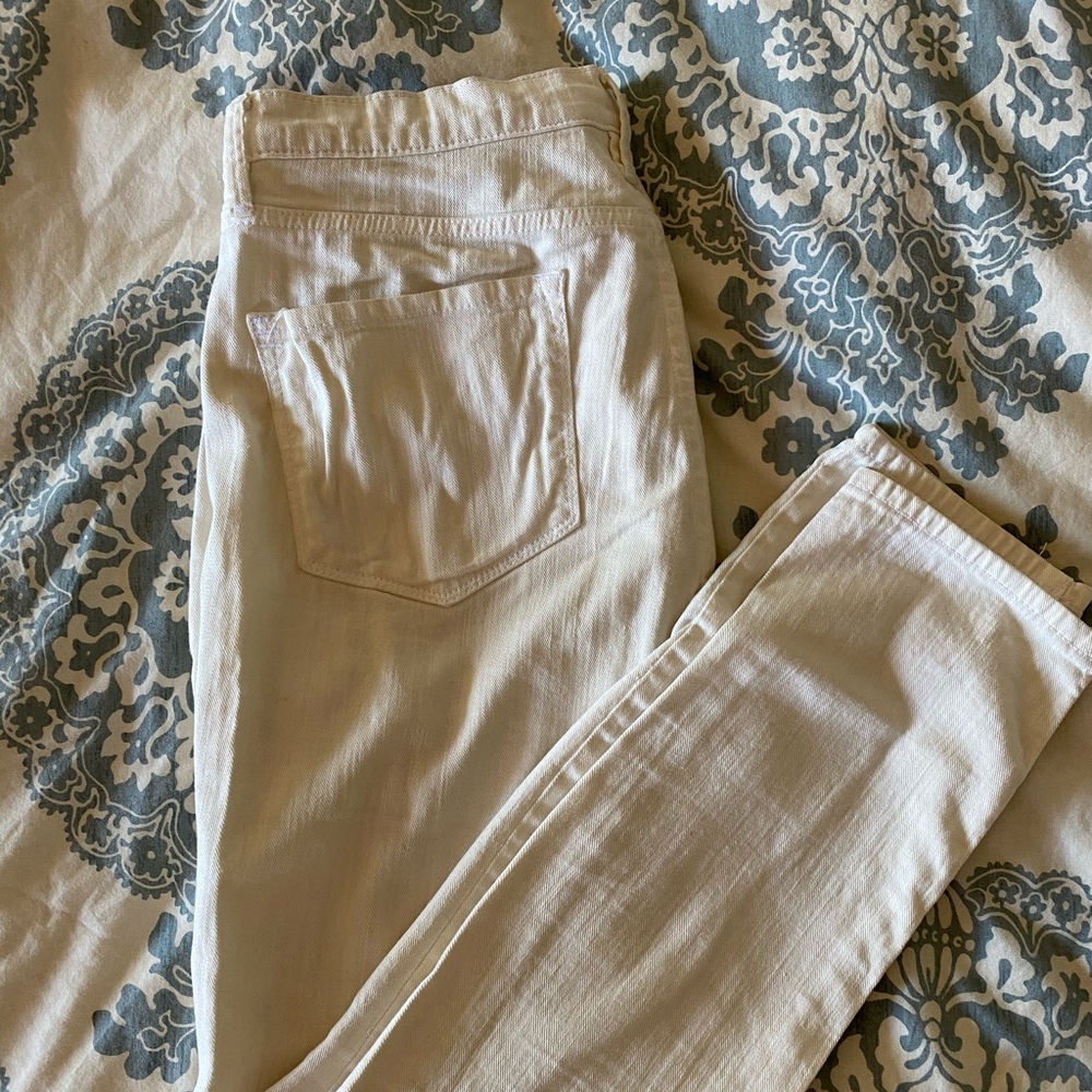BDG off white skinnies